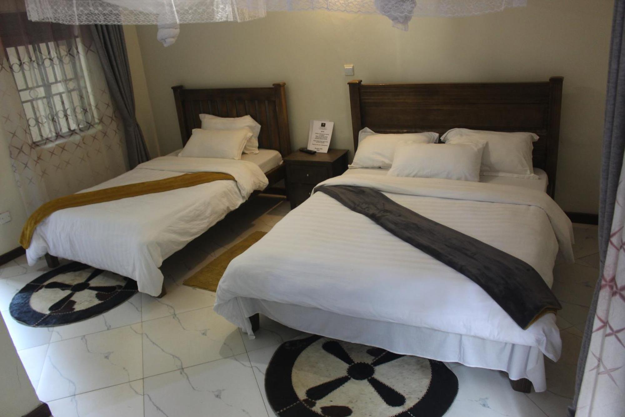 Montane Safaris Hotel Fort Portal Exterior photo