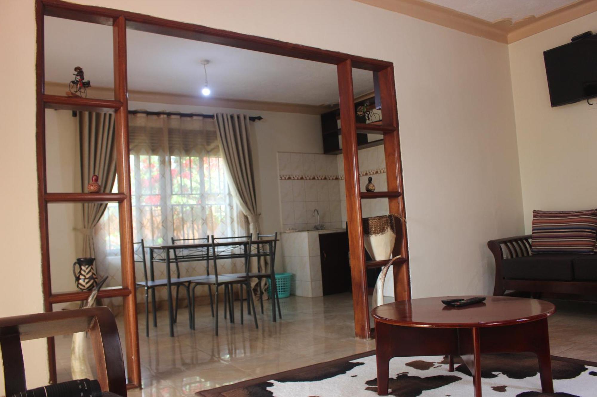 Montane Safaris Hotel Fort Portal Exterior photo