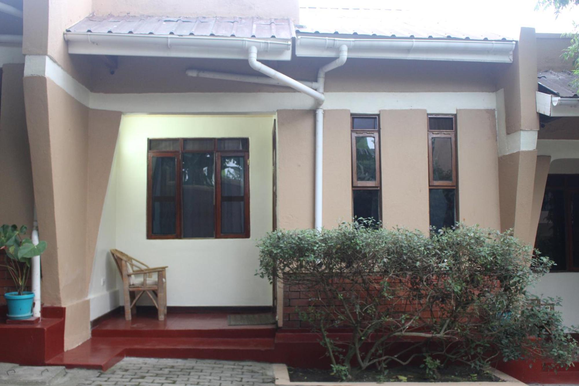 Montane Safaris Hotel Fort Portal Exterior photo